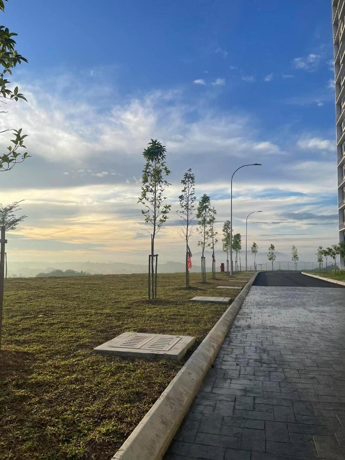 D'Rinie Sky Homestay Kajang Exterior foto