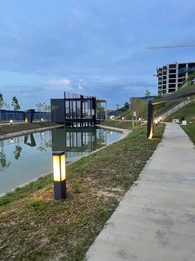D'Rinie Sky Homestay Kajang Exterior foto